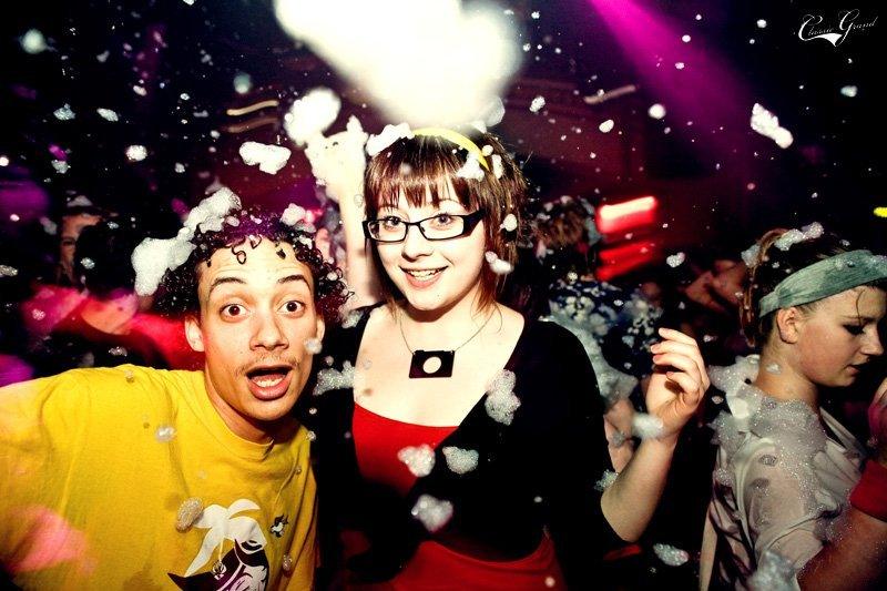 Disco domes – Beyond Bounce
